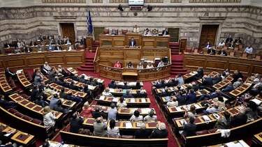 Grecia aprueba paquete de medidas acordadas con eurozona