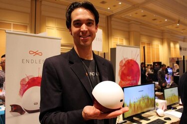 Presentan computadora que cabe en la palma de la mano y cuesta $79