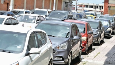 Distribuidores de vehículos enfrentan otra baja en ventas