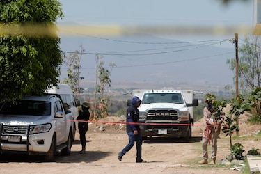 Militares y policías se repliegan tras despejar parcialmente carretera troncal de Bolivia
