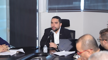 Solo Camacho votó a favor; fracasa intento de impulsar proyecto de ley que beneficiaría a Martinelli