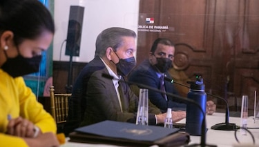 Cortizo instala mesa de trabajo permanente con transportistas y usuarios