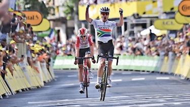 Impey gana la etapa, Alaphilippe sigue líder