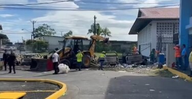 Avanzan trabajos de reparación en el aeropuerto de Changuinola tras daños a la infraestructura