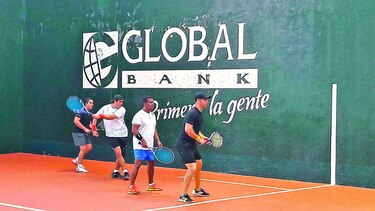 Campeones de torneo de frontenis