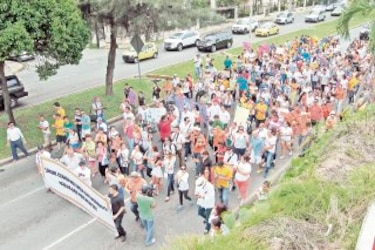 Marcha en favor de Azuero