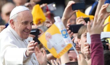 Papa: Transmitir fe con humildad no con cruzadas