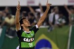 El mundo del fútbol se conduele por tragedia del Chapecoense