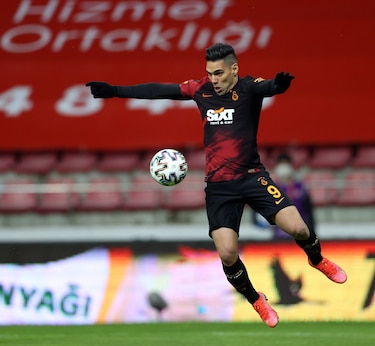 Radamel Falcao sufre fractura en la cara en un entrenamiento