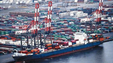 Fábricas globales sienten el impacto de disputa comercial
