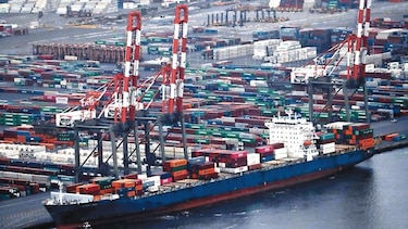 Fábricas globales sienten el impacto de disputa comercial