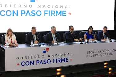 Ministros responden a protestas por reformas a la CSS, mina y memorando con EUA
