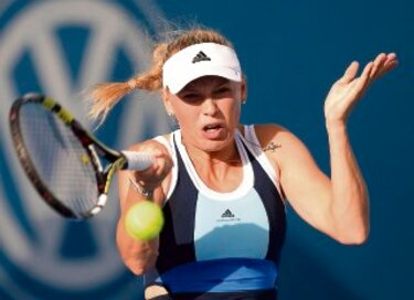 Wozniacki avanza en Sydney; Ormaechea es eliminada