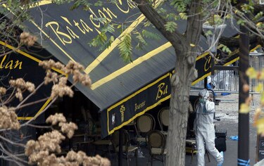 Madre de agresor París, 'orgullosa' de que no matara a otros