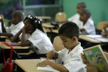 Meduca da a conocer calendario escolar 2015