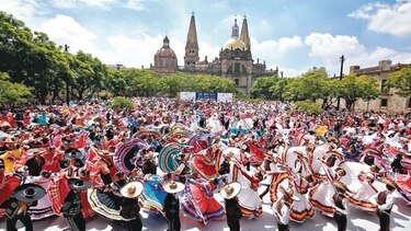 Récord Guinness al mayor grupo de danza folclórica