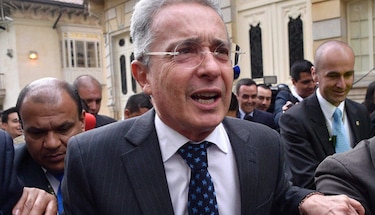 Uribe pide mediación a Iglesia católica para lograr paz en Colombia