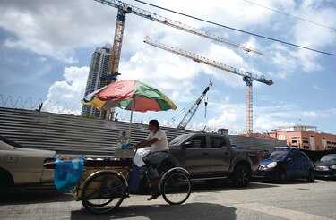 $336 millones en deuda a las constructoras