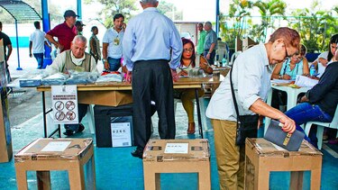 Medina lidera votación en elecciones dominicanas