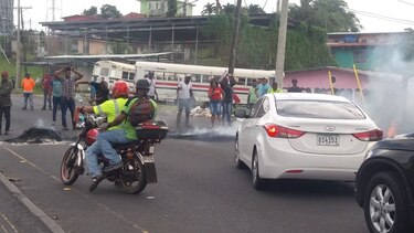 Gobierno se reunirá con dirigentes de Colón tras violentas protestas