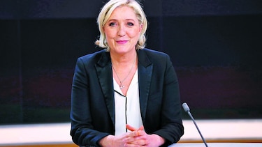 Líder ultraderechista Le Pen es acusada de corrupción