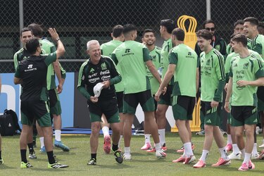 Aguirre afina el once titular de cara al debut de México en el Mundial