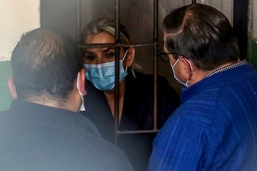 Dictan cuatro meses de prisión preventiva para expresidente boliviana, Jeanine Áñez