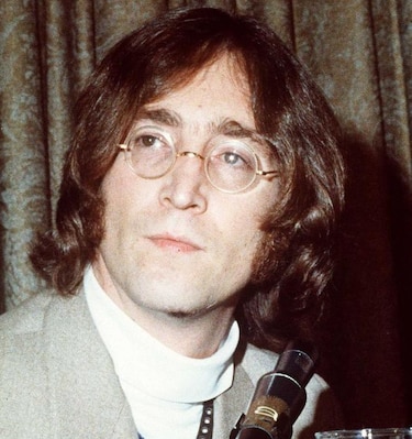 Mechón de cabello de Lennon es subastado por 35 mil  dólares
