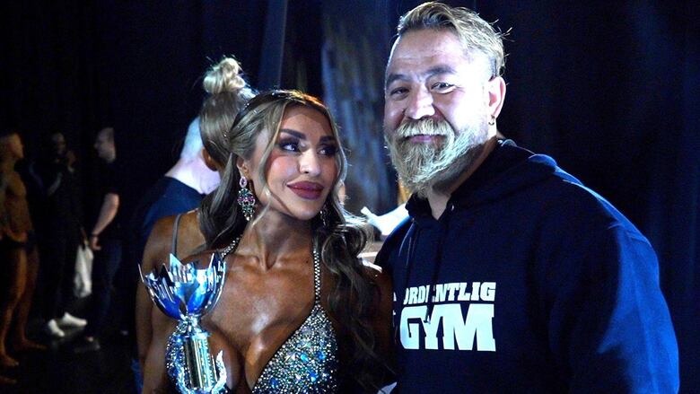 Roya Karimi, la mujer que escapó de un matrimonio infantil en Afganistán para convertirse en campeona de fisicoculturismo