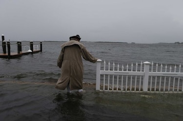 Hermine se convierte en huracán y azota Florida con vientos de 120 kilómetros por hora