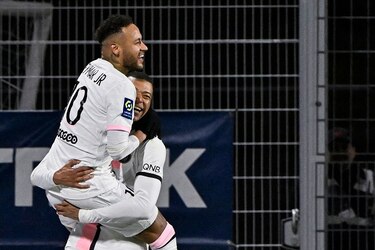 Kylian Mbappé, Neymar y Lionel Messi se divierten con un 6-1 en Clermont