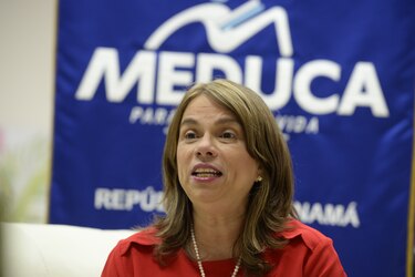 Meduca aún no define si suspende o mantiene los desfiles patrios