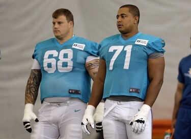 Jugador de los Dolphins fue hostigado por varios compañeros