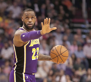 LeBron James retira amenaza de no jugar sin público