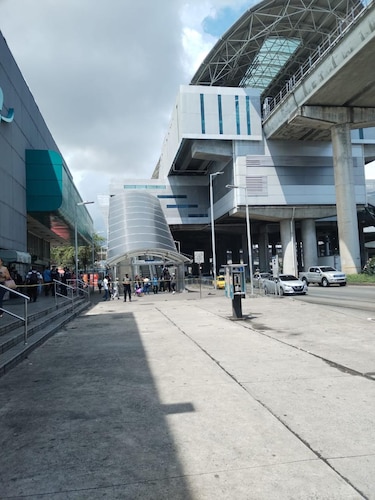 Metro de Panamá defiende legalidad del desalojo de buhoneros en San Miguelito