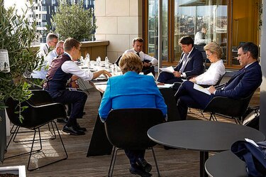 La UE acuerda histórico plan de reconstrucción para superar la pandemida, tras cinco días de cumbre