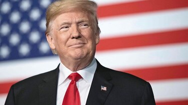 Donald Trump vuelve a arremeter contra la FED