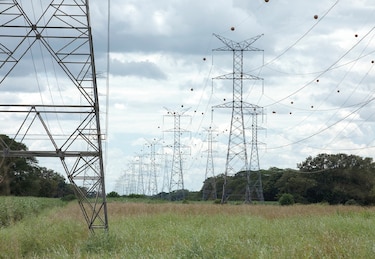 Generadoras piden que se contrate 100% de energía 