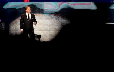 Insólita polémica atraviesa la gira argentina de Luis Miguel: ¿actúa un doble?