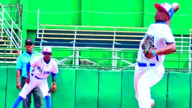 Cuba remonta y vence a Panamá en el Panamericano