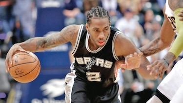 Kawhi Leonard pide a Spurs su canje