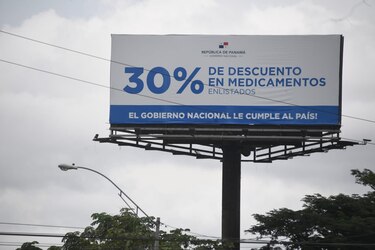 El millonario costo de las vallas y la promoción oficial 