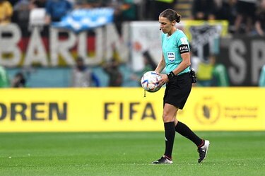 Stéphanie Frappart, la primera mujer que dirige un partido del Mundial masculino