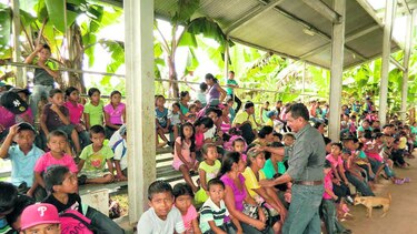 Aires navideños llegan a la niñez de Cerro de Plata