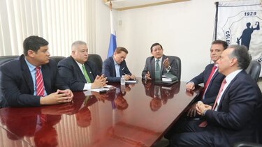 Laurentino Cortizo realiza consultas con el Colegio Nacional de Abogados