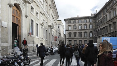 Fuertes sismos sacuden el centro de Italia