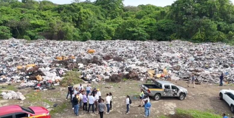 Contaminación del río La Villa activa respuesta urgente y suspende operaciones en las potabilizadoras de Azuero
