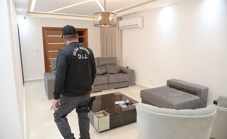 Casa incautada tenía caleto para ocultar droga y dinero