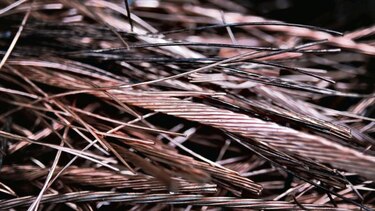 Tensión comercial impulsa el mercado de metales a la baja
