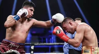 Mikey García agranda su leyenda conquistando el título del peso superligero